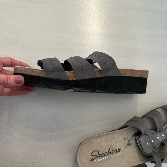Skechers Memory Foam Women’s Pewter Slip On Textile/Leather Sandals Sz 10 GUC - Picture 6 of 11